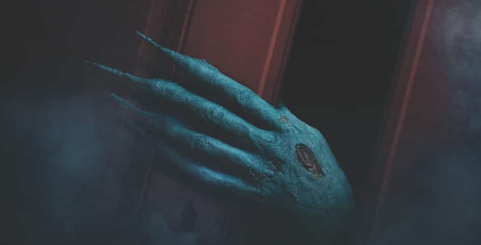La saga ‘Insidious’ será parte de las noches de terror de los parques Universal