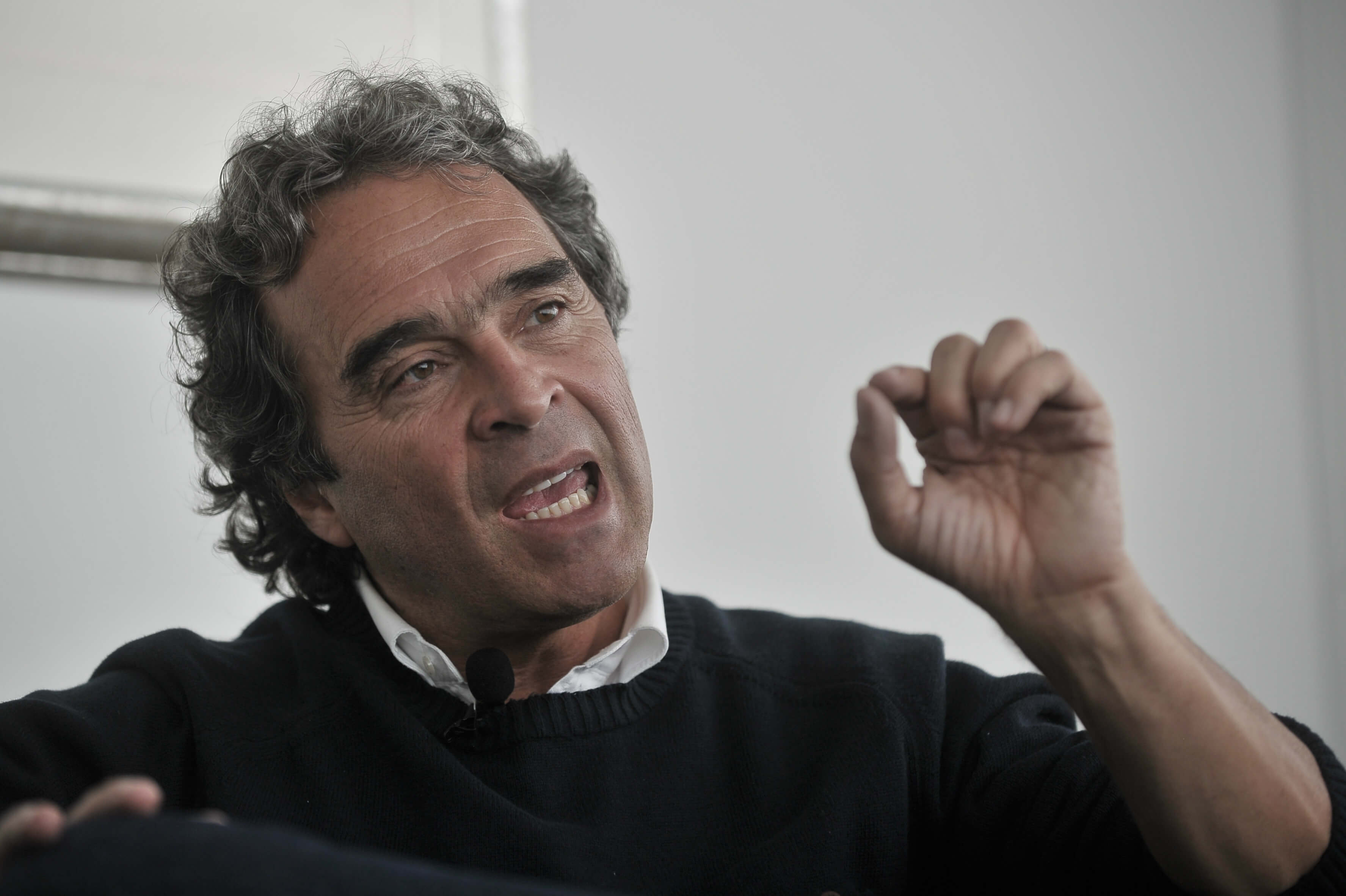 Fajardo a Fiscalía: “pediré un comité técnico para revisar la improcedencia de esta imputación”