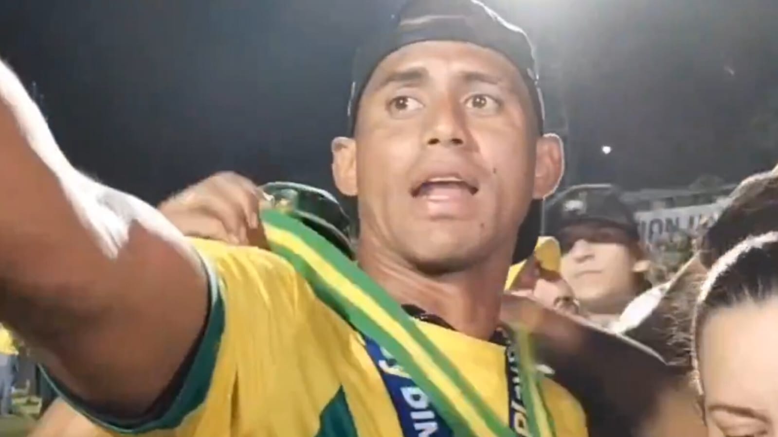 Le robaron la medalla de campeón a uno de los jugadores de Bucaramanga: video