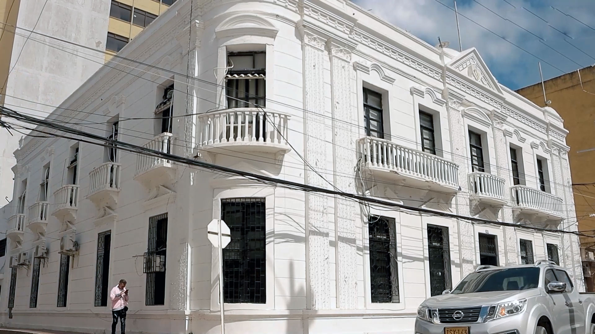 Bloquearon la alcaldía de Riohacha por incumplimiento de acuerdos escolares
