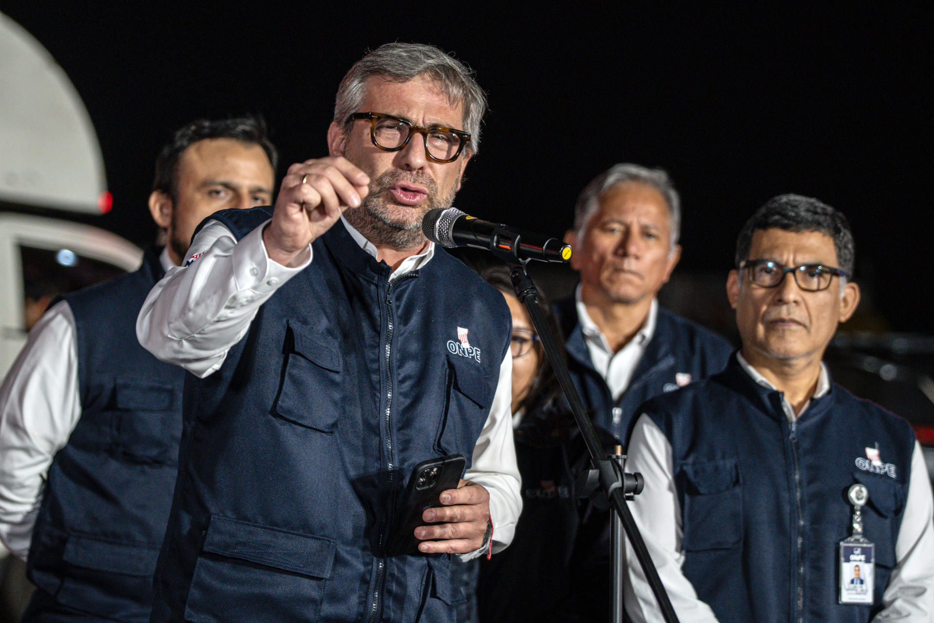 Las irregularidades que carga el desgastado sistema electoral de Perú