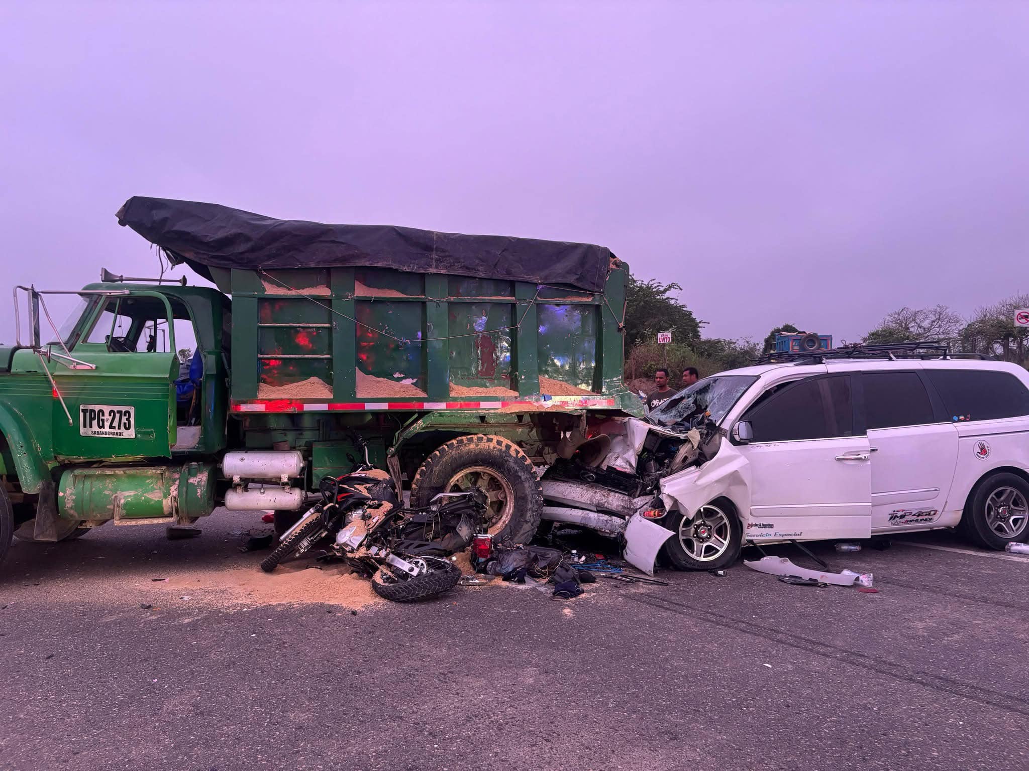 Accidente en la vía Palmar de Varela-Sabanagrande dejó dos muertos y cinco heridos