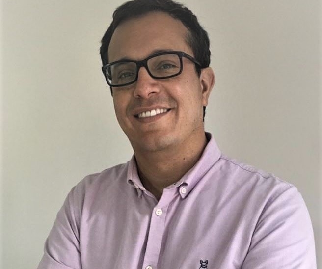Necesitamos a los operadores del PAE que sí prestan el servicio: Juan David Vélez