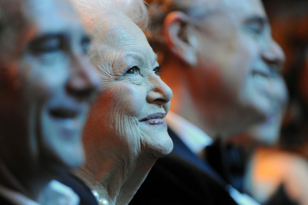 Olivia de Havilland en los Premios Cesar, Francia, el 26 de febrero de 2011.