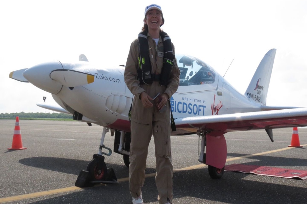 Aterrizó en Barranquilla Zara Rutherford, la joven piloto que busca batir récord