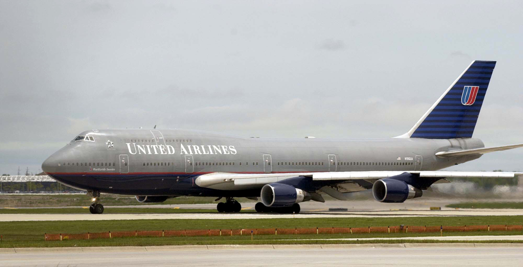 Demanda afirma que United Airlines toleró caso de acoso sexual por parte de un piloto