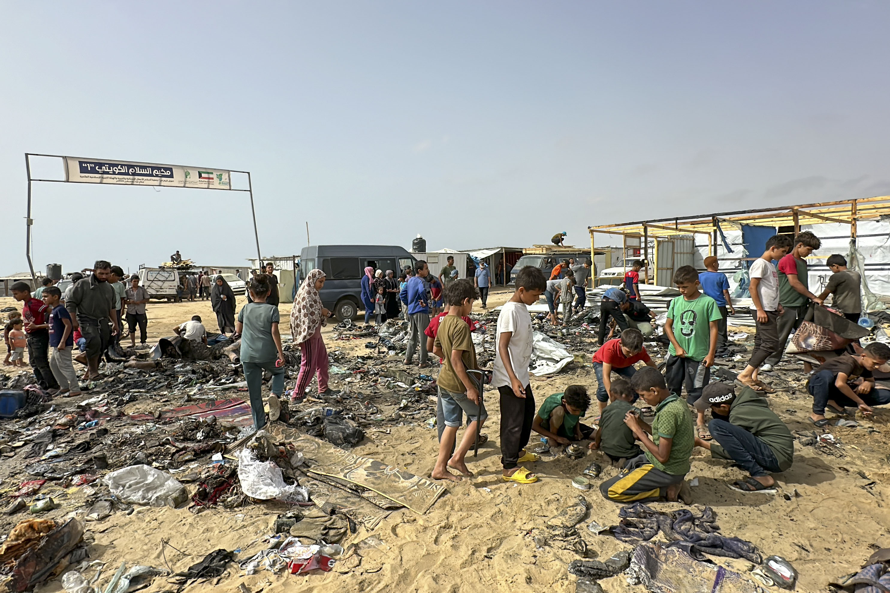 Voces de los sobrevivientes del ataque de Rafah: “Las personas fueron carbonizadas”