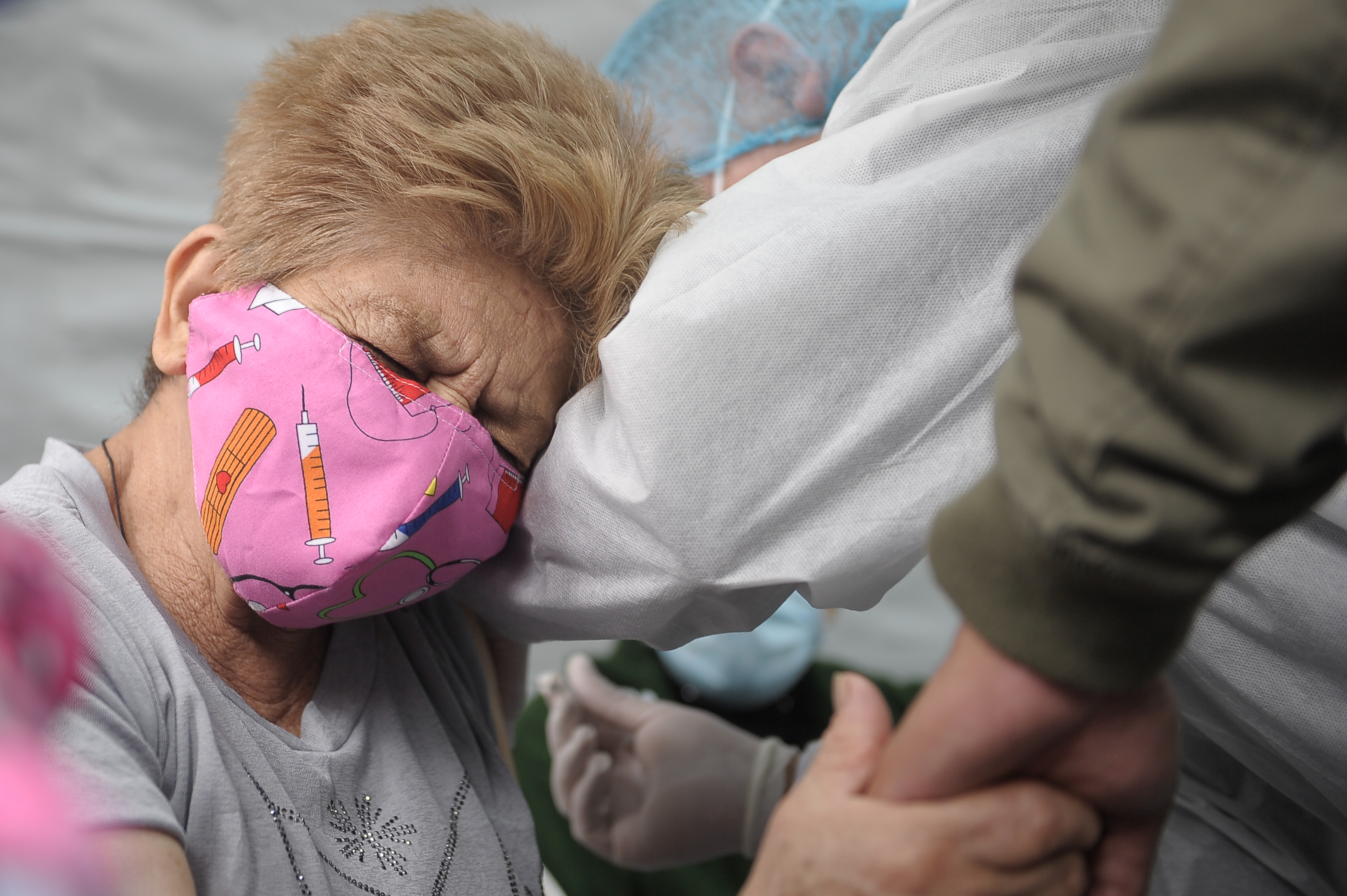 Volverán los abrazos: así ha sido la vacunación en personas mayores de 80 años