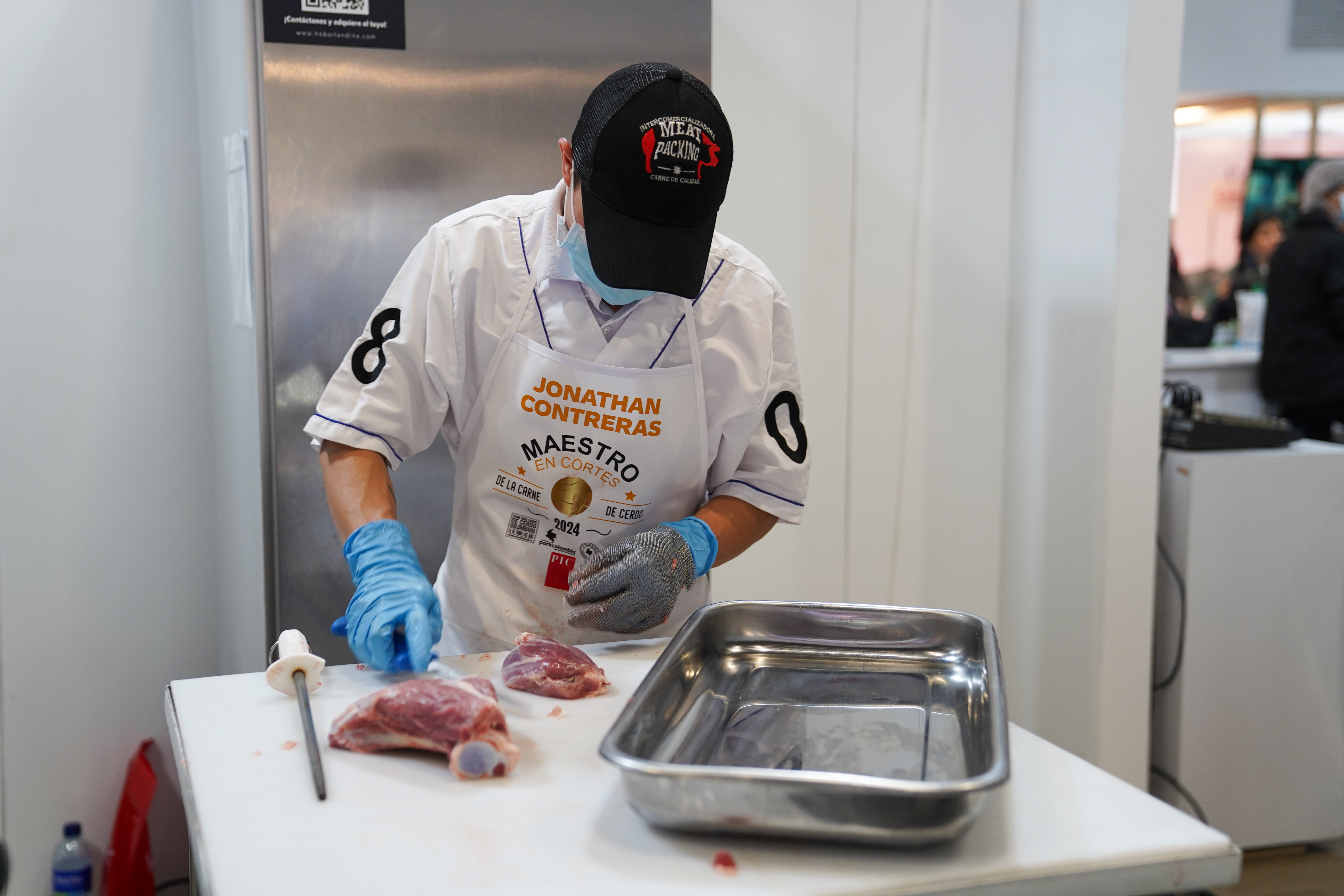 Este premio reconoce la destreza, habilidad y conocimiento de los profesionales en cortes de carne de cerdo de la mano de Porkcolombia.