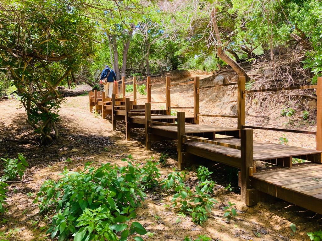 La instalación de infraestructura ecoturística liviana ha permitido mejorar la prestación de servicios asociados a los atractivos ecoturísticos.