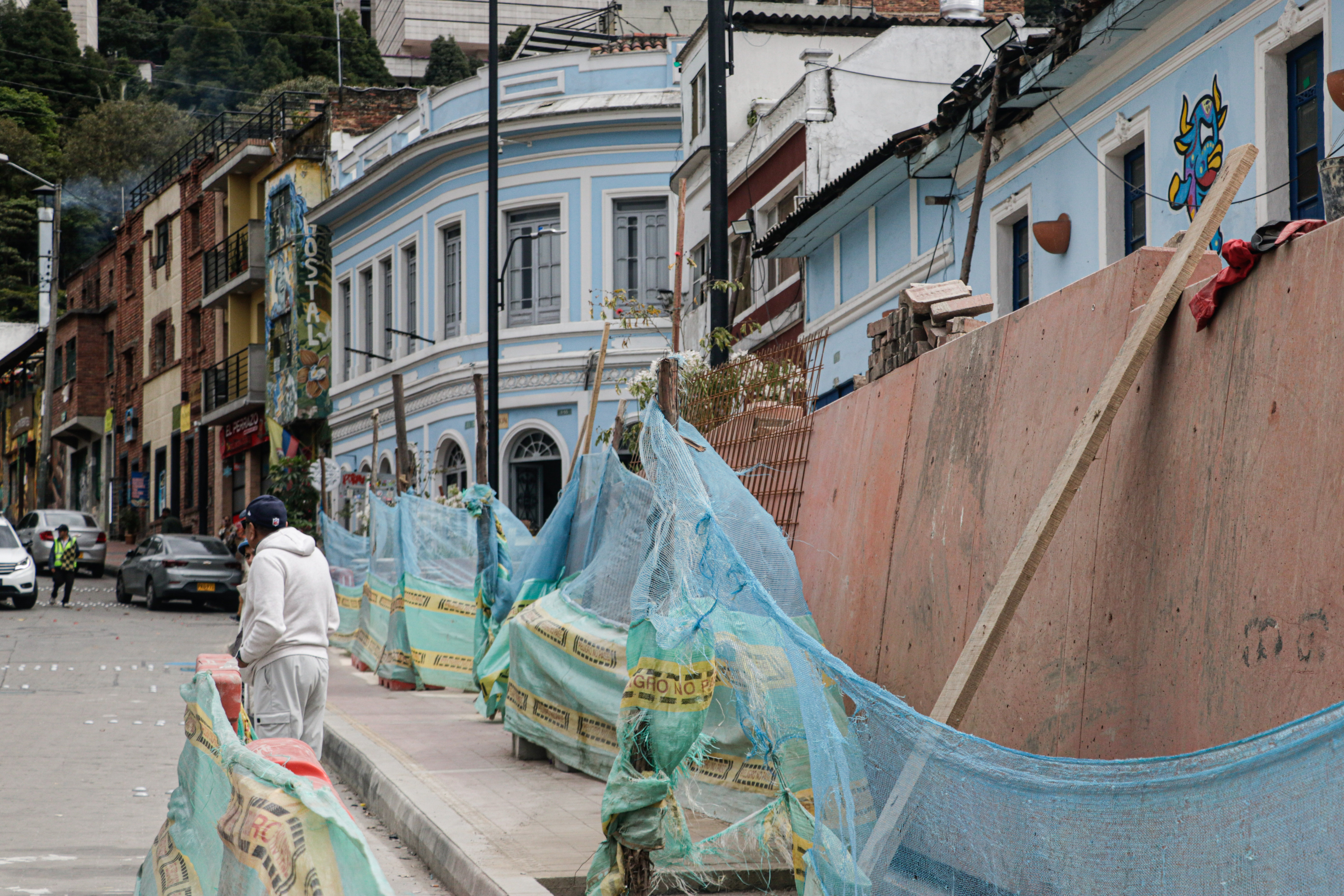 La Candelaria ¿Retrasos en obras de espacio público? El debate por andenes accesibles