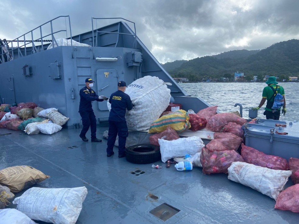 La Armada evacuó 15 toneladas de residuos reciclables de Capurganá (Chocó)