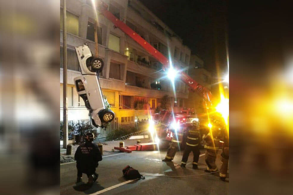 Camioneta se accidentó y terminó en sótanos de conjunto en el norte de Bogotá