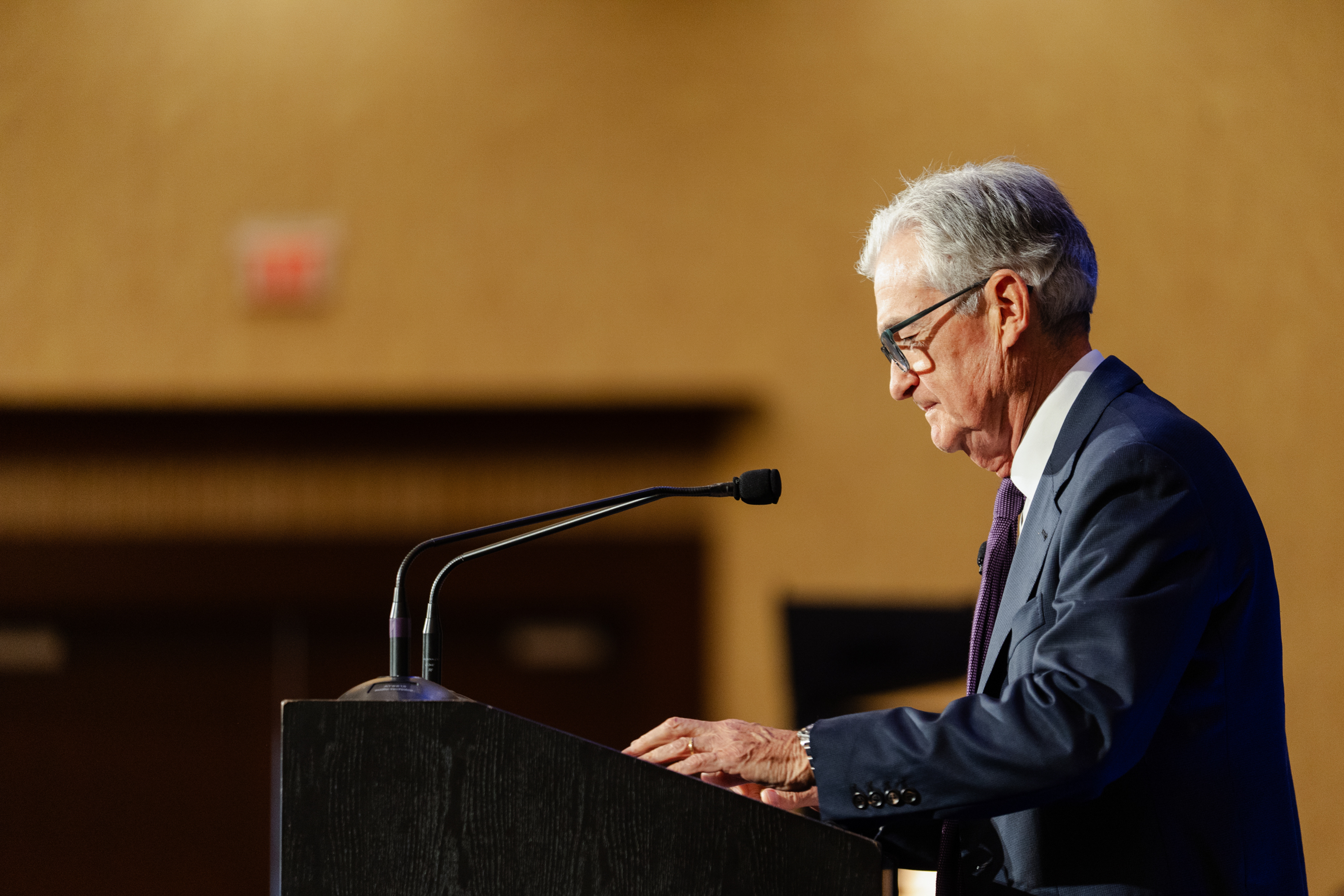 Powell advierte que la Fed podría frenar pronto el ajuste y recortar tasas