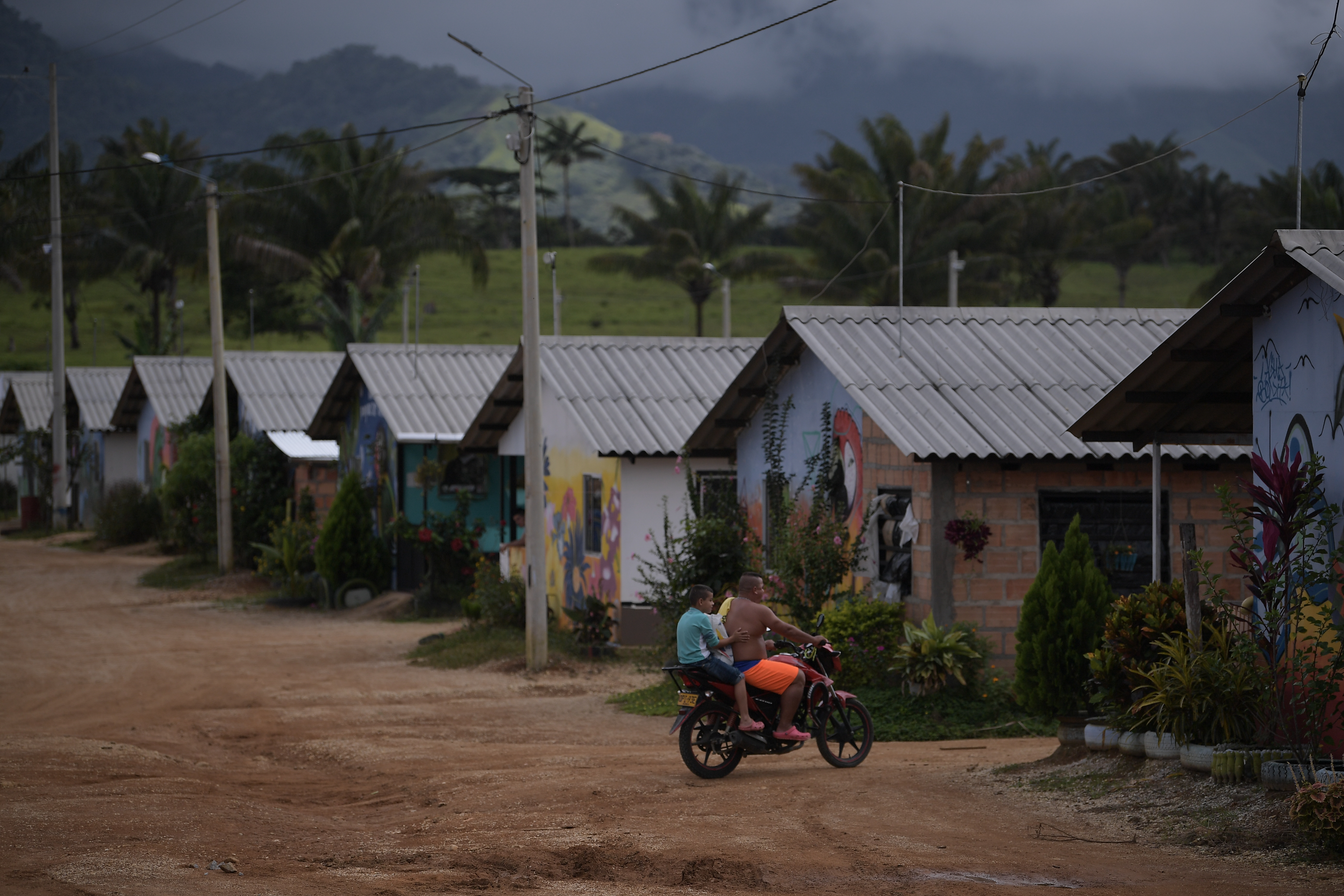 Lo que está detrás del posible traslado al menos 12 poblados de ex-FARC
