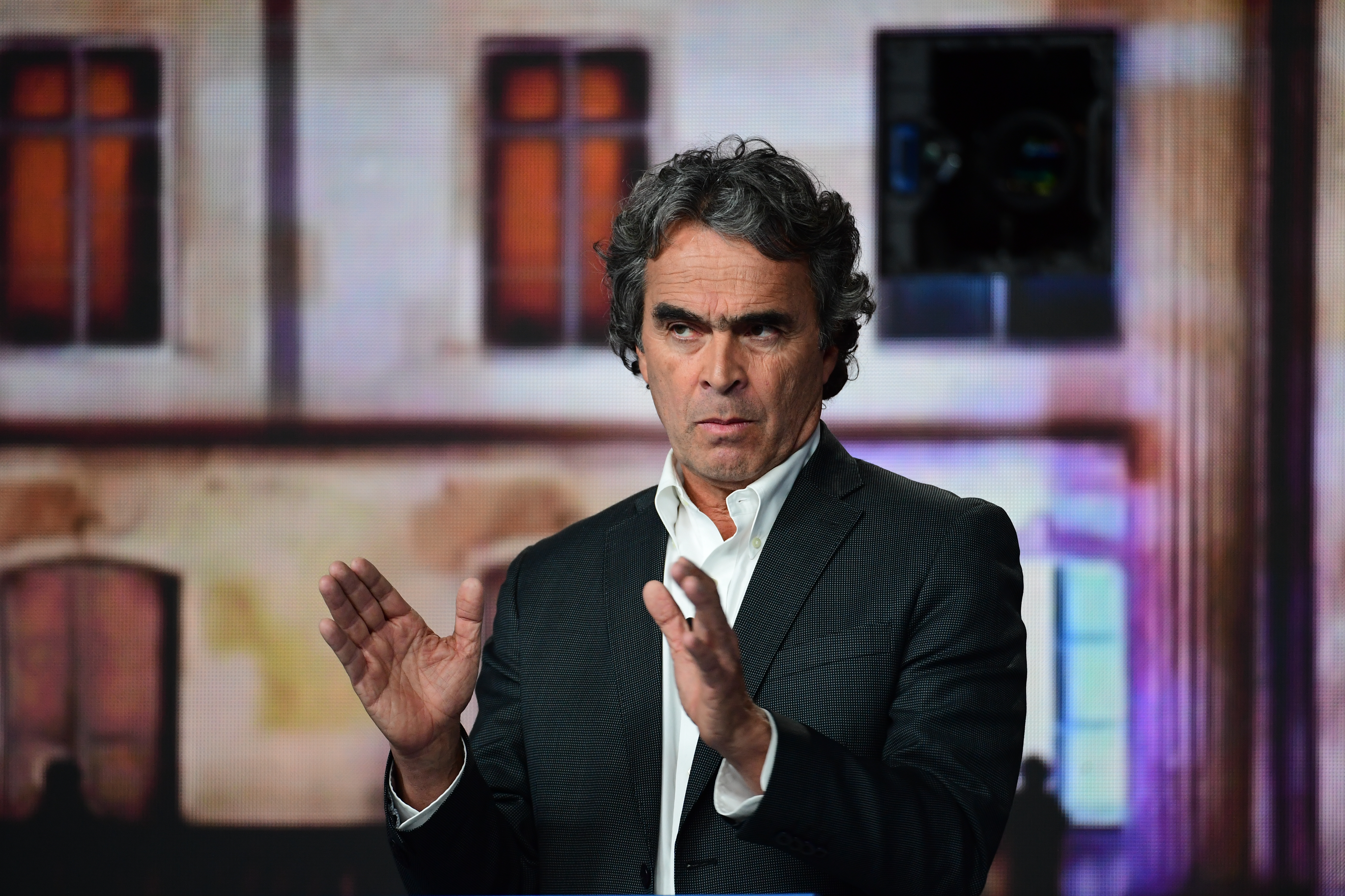 Candidato a la presidencia de Colombia durante el debate organizado por Caracol TV