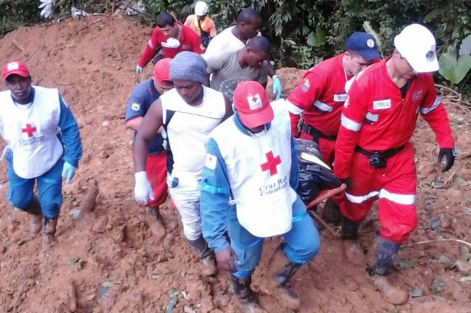 Hay 7 muertos y 4 heridos por derrumbe en vía Quibdó – Medellín: Cruz Roja