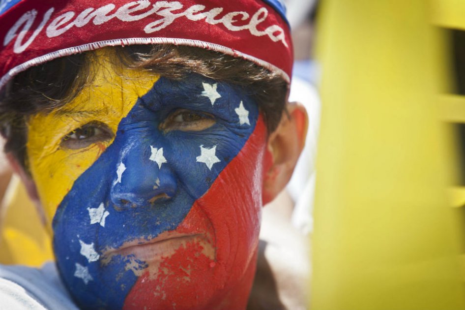 Ya se encuentran abiertos los colegios electorales en Venezuela