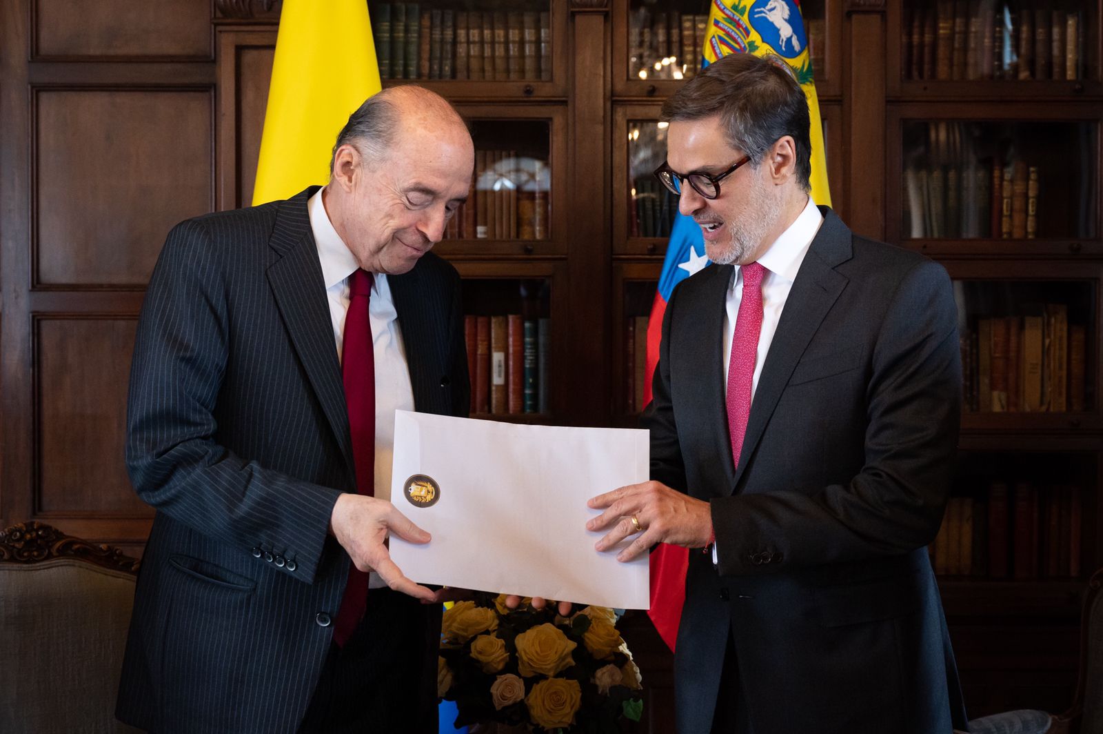 Félix Plasencia presentó credenciales como embajador de Venezuela en Colombia