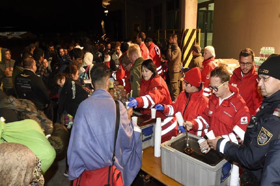 Baja la tensión en la frontera entre Hungría y Serbia