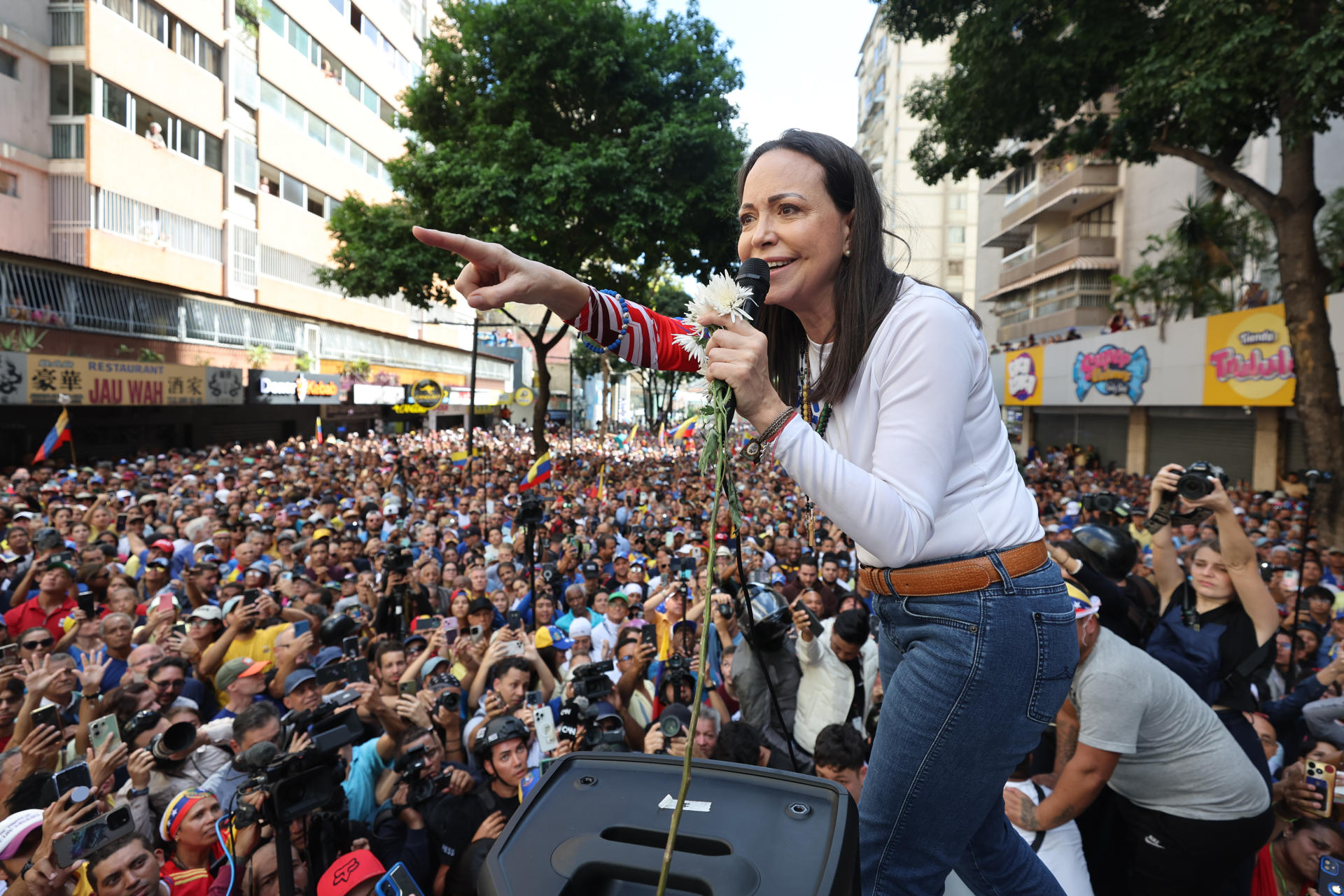 ¿Cómo logró María Corina Machado salir de Venezuela? Esto revela The Wall Street Journal