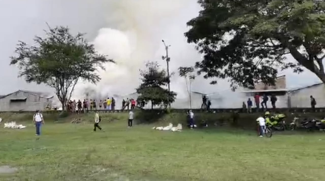 Declaran alerta naranja en red prestadora de salud de Buga por incendio en bodega