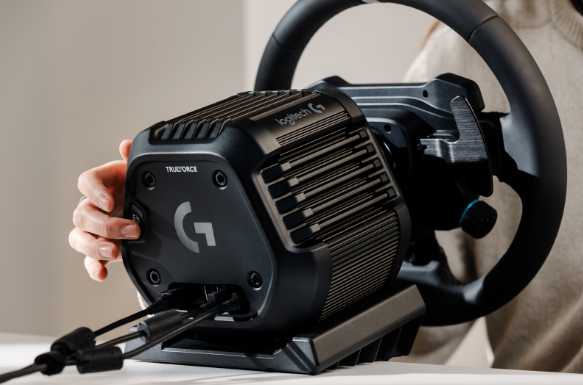 Volante gamer y de simulación Logitech G RS50 Direct Drive Wheelbase con TRUEFORCE y pedalera RS Pedals.
