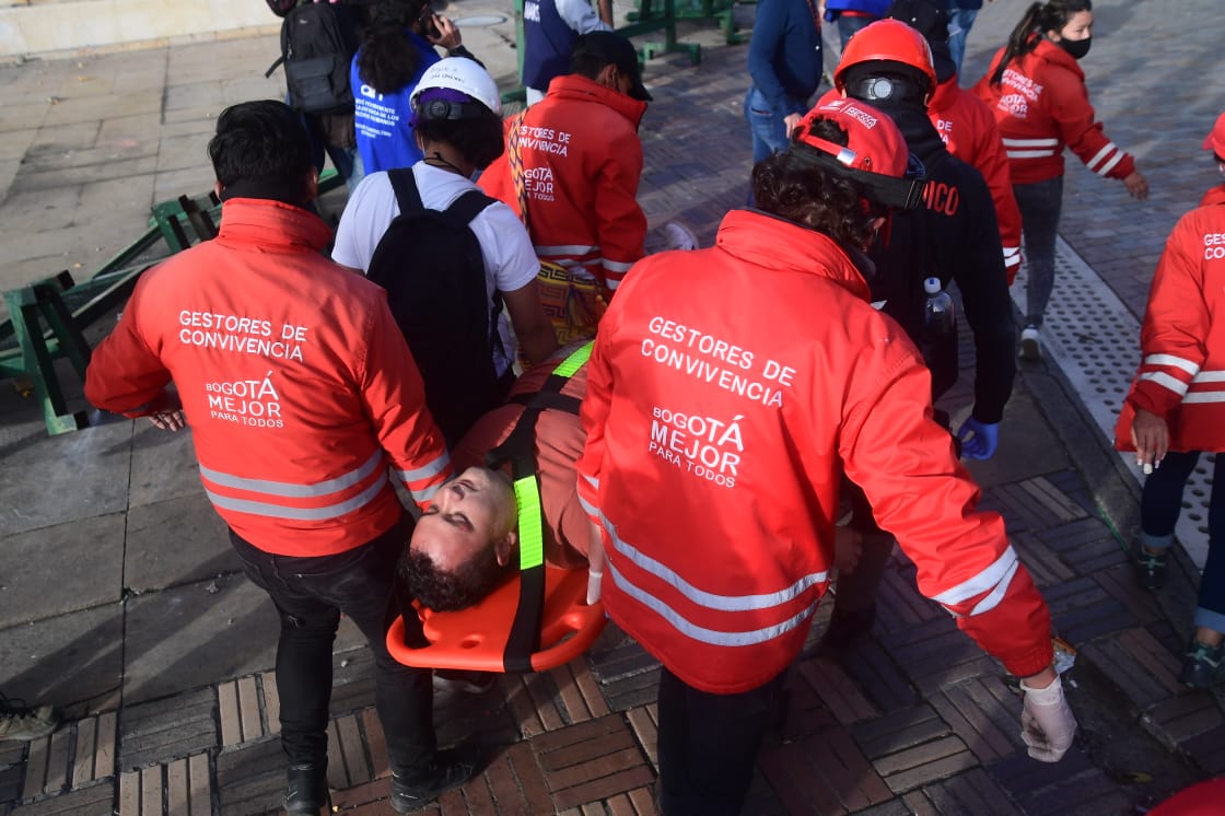 Aunque el Distrito todavía no ha dado una cifra oficial de cuántas personas resultaron heridas, gestores de convivencia dicen que algunos tenían lesiones en su cabeza.
