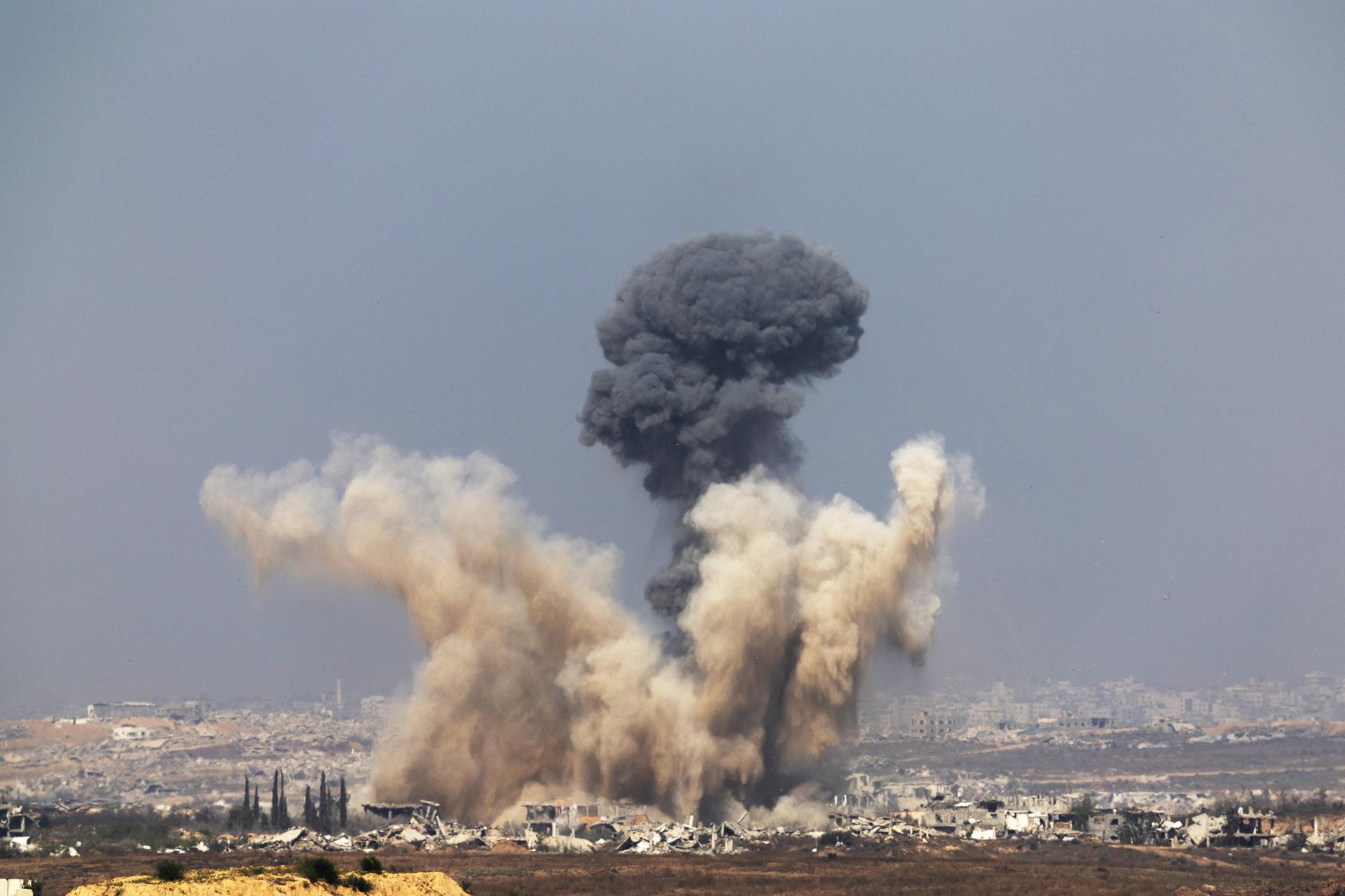 Otro ataque de Israel a una escuela en Gaza deja por lo menos 10 muertos