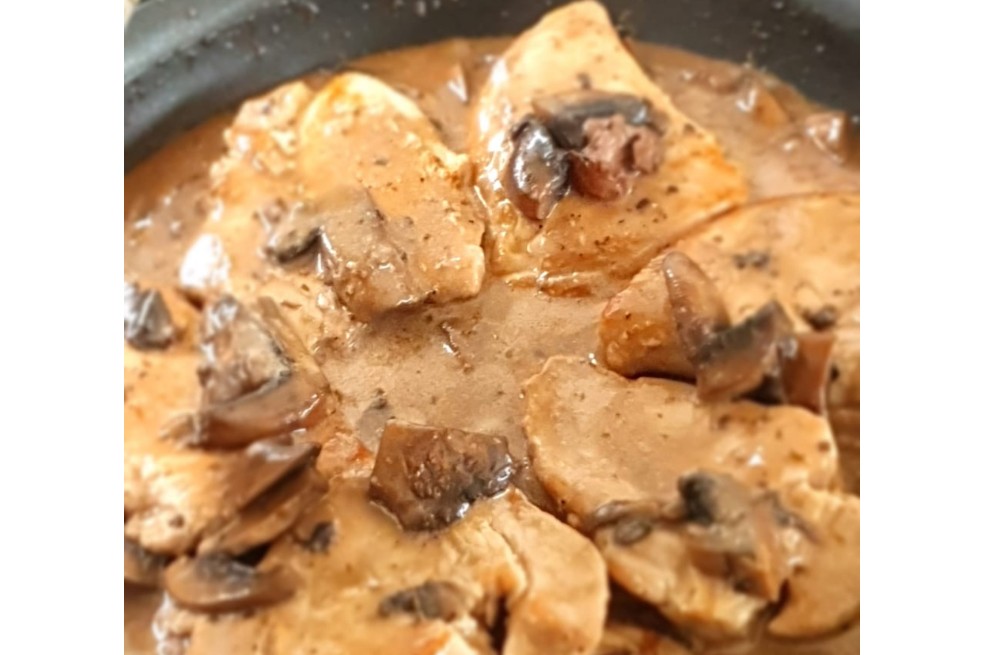 Receta para preparar escalopes de cerdo con hongos y jerez