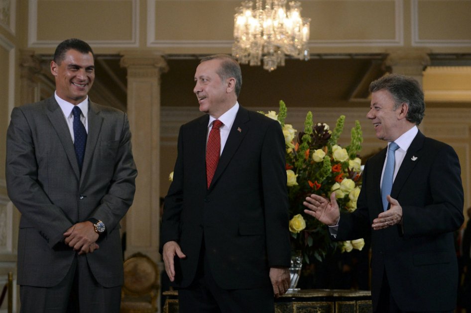 Presidente de Turquía nombra a Faryd Mondragón cónsul honorífico en Colombia