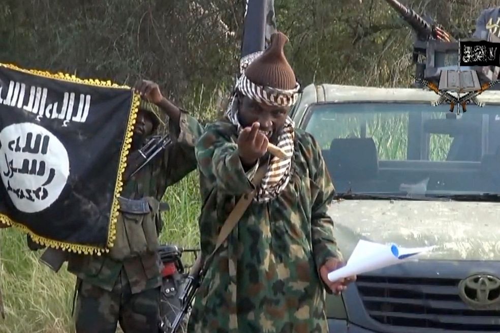 El líder nigeriano de Boko Haram se suicidó durante un combate, según un grupo rival