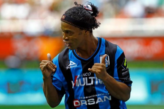Ronaldinho continuará en Querétaro