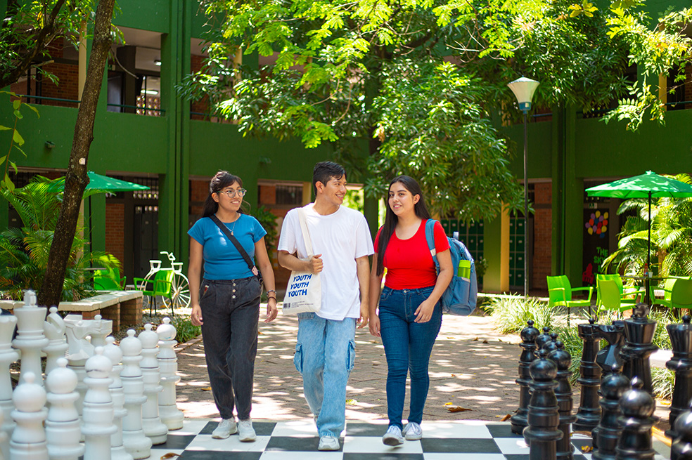 Con más de 13.000 estudiantes distribuidos en siete municipios del departamento, la UCundinamarca es una de las instituciones públicas con mayor cobertura en el departamento y un agente clave de innovación y desarrollo sostenible.