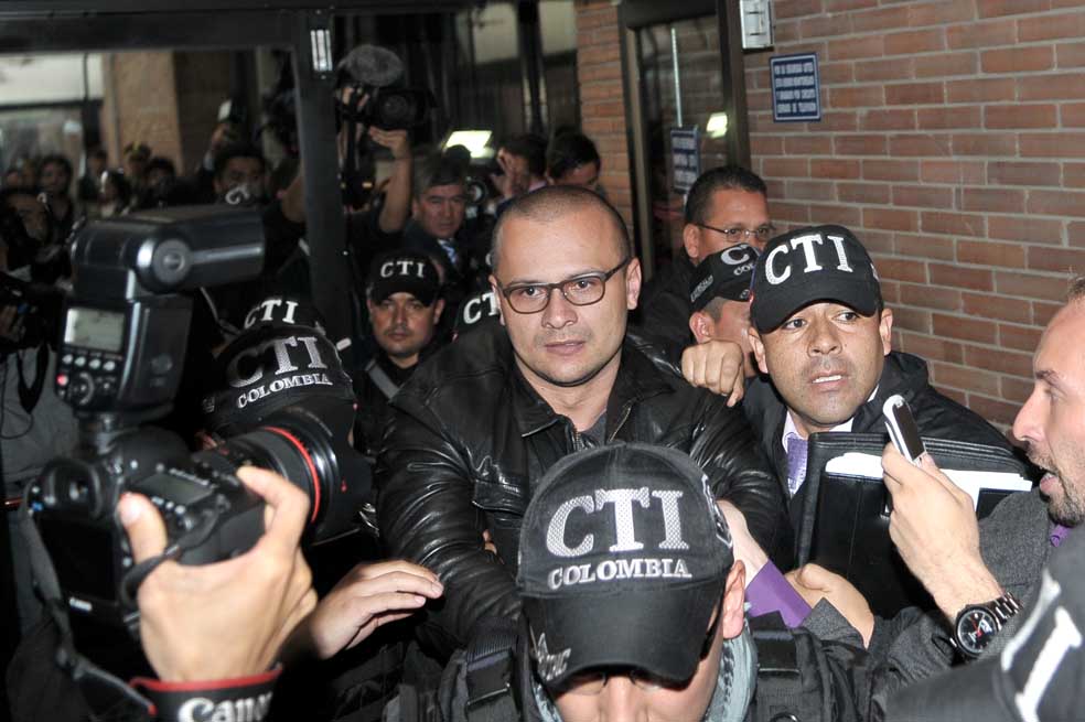 Arremete el ‘hacker’