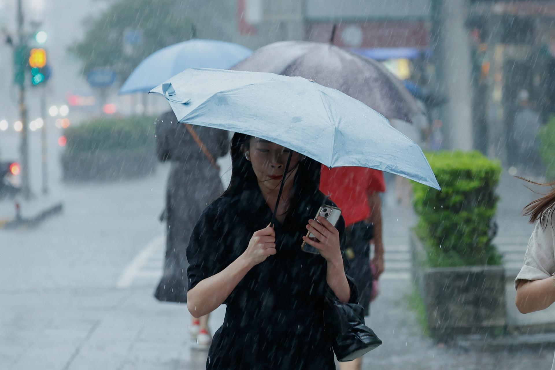 Tifón Dolphin: más de 1,6 millones de evacuados en China tras lluvias récord en Shanghái