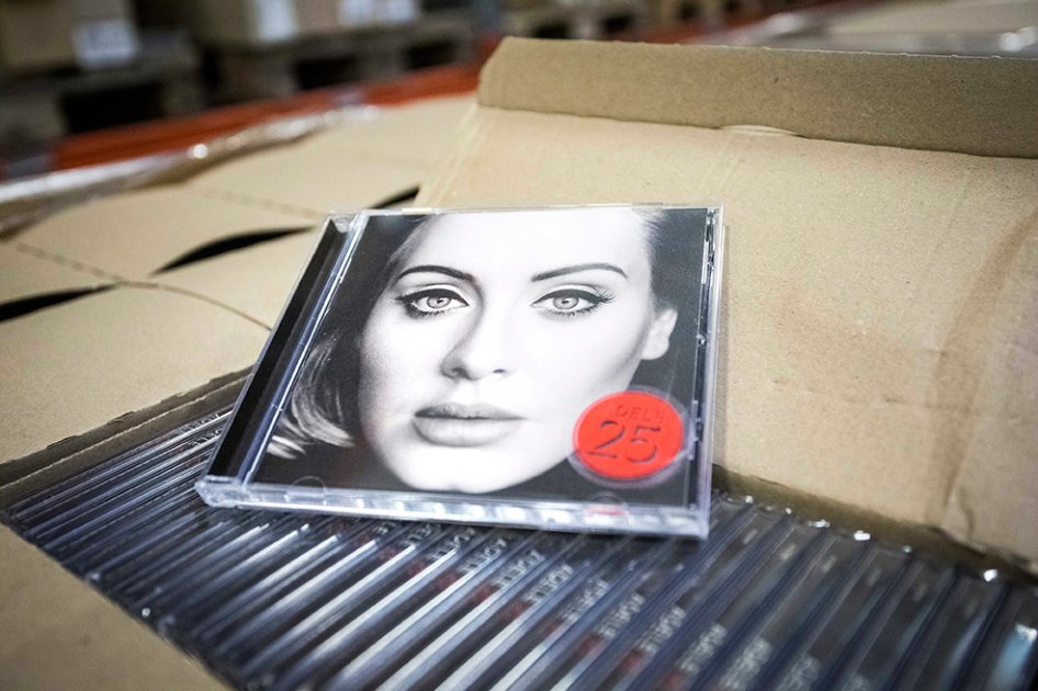 Adele canta con melancolía en su nuevo disco