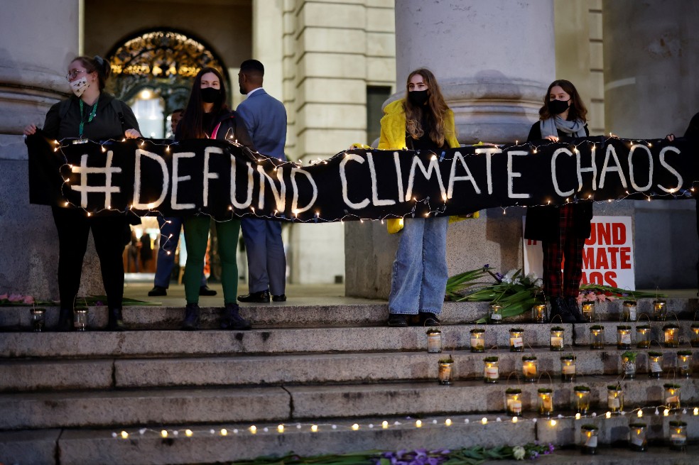 Solo el 53 % de los planes de educación hacen referencias a la crisis climática