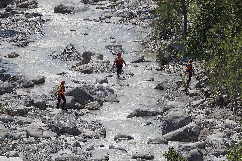 Desbordamiento de río Raganello en Italia deja 11 muertos y varios desaparecidos