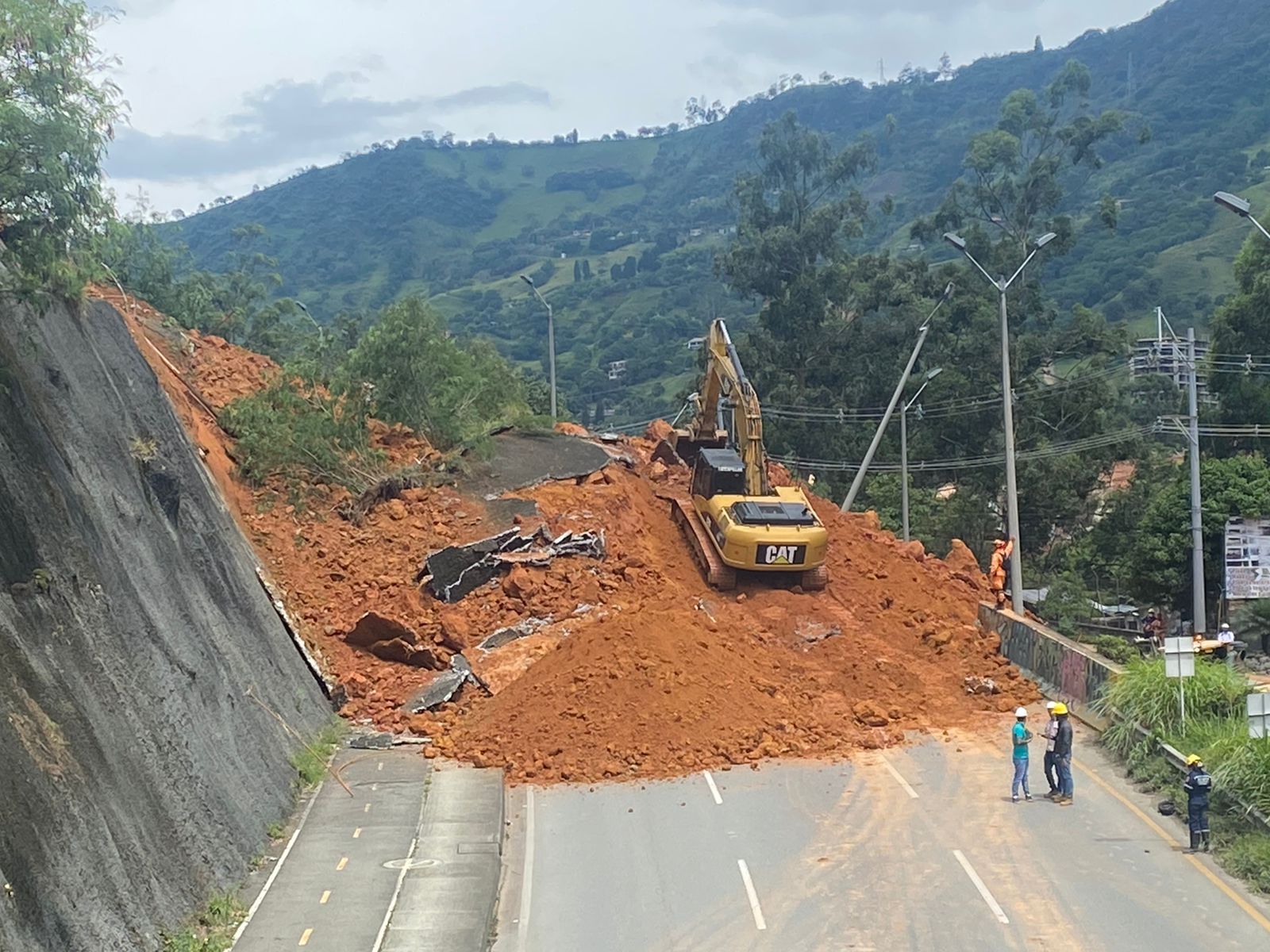 Deslizamiento produjo cierre en la vía Medellín-Costa Caribe, hay paso restringido