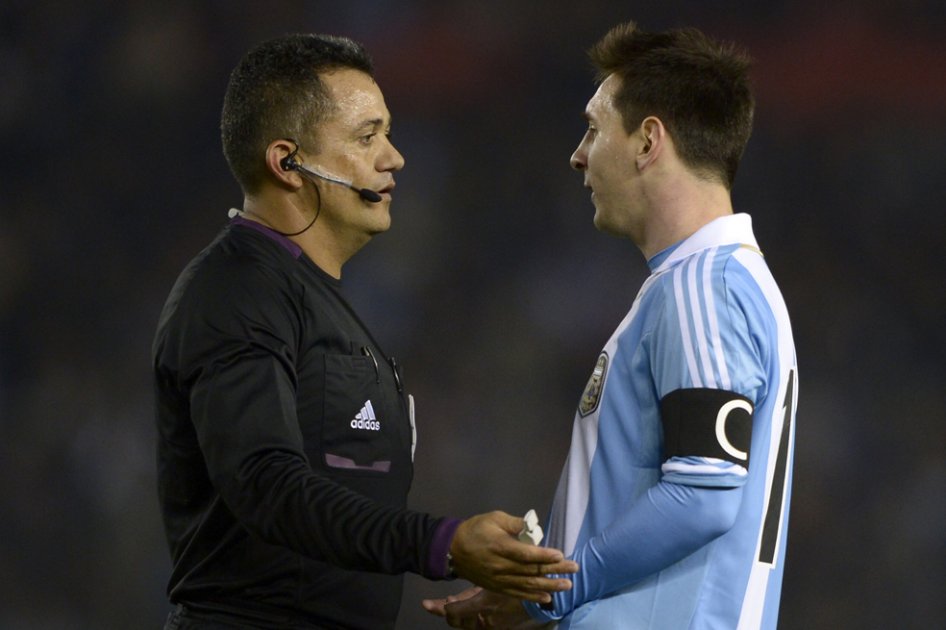 Lionel Messi criticó el arbitraje del partido entre Argentina y Colombia