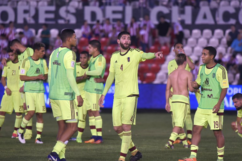 Mujeres intentaron seducir a futbolistas venezolanos antes del juego ante Paraguay