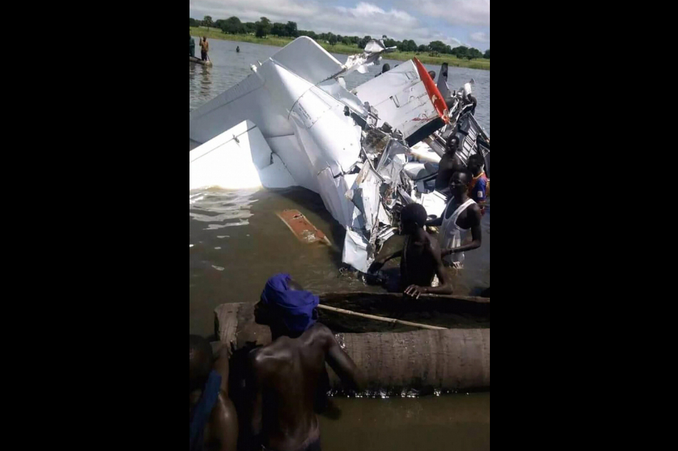Al menos 19 muertos al estrellarse un avión en un río en Sudán del Sur