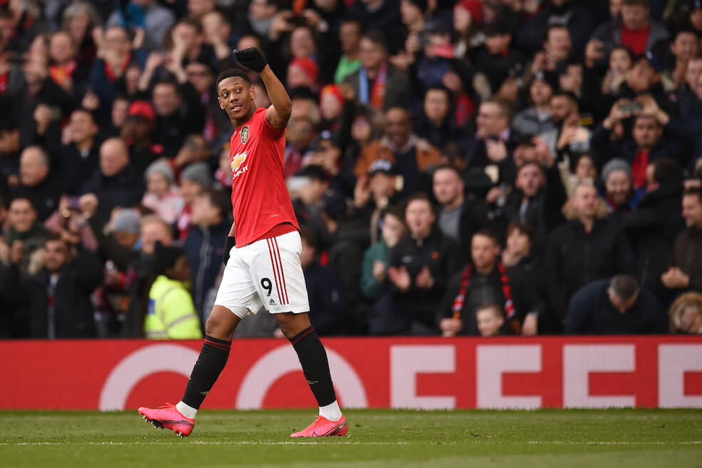 Manchester United se queda con el clásico de la ciudad tras vencer 2-0 al City