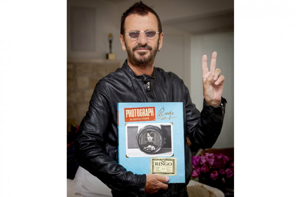 Ringo Starr exhibirá desde este miércoles unas instantáneas realizadas por el propio artista que van desde su infancia hasta su relación con los otros miembros del grupo. / EFE - National Portrait Gallery.