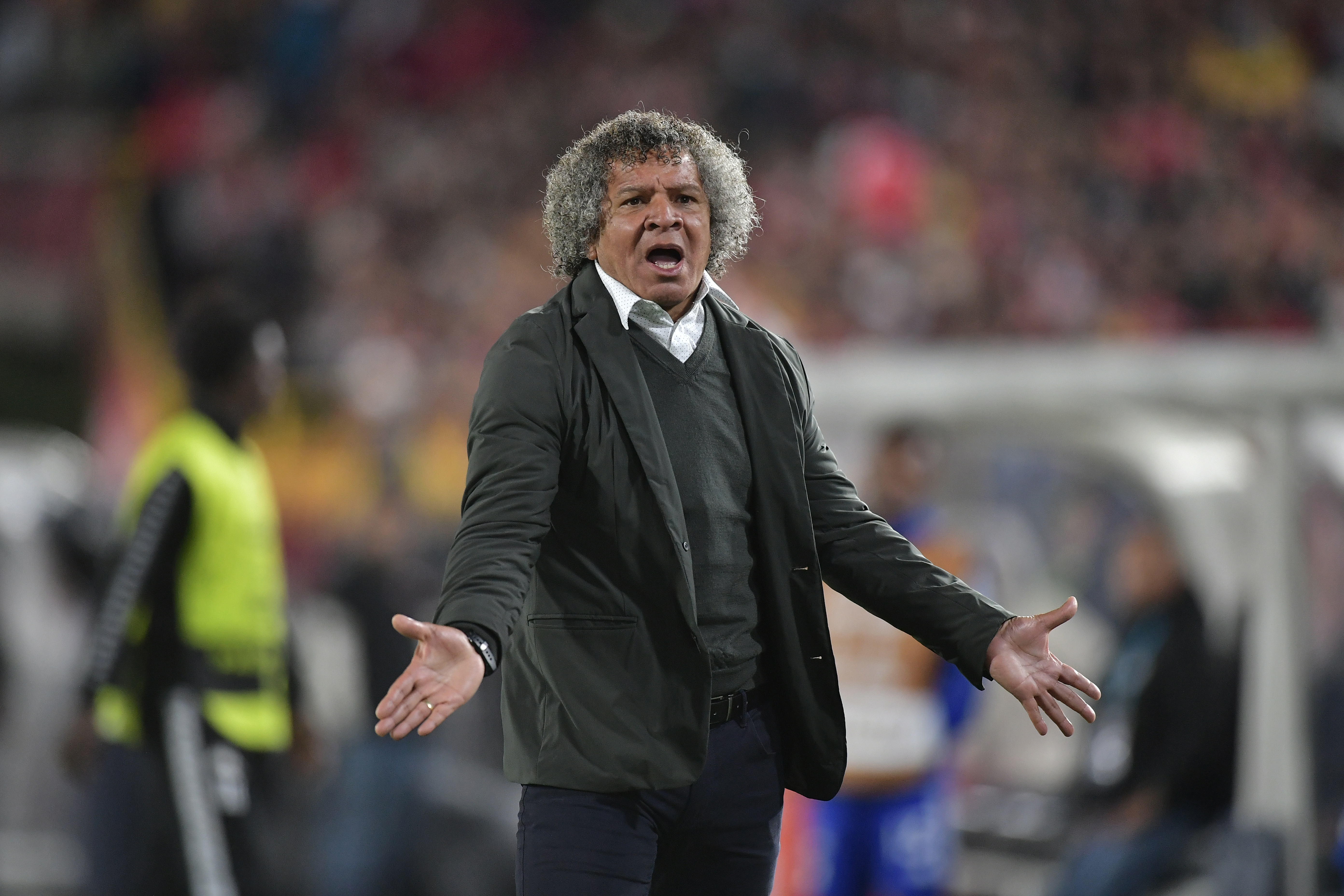 Conmebol decidió multar a Millonarios y advirtió a Alberto Gamero
