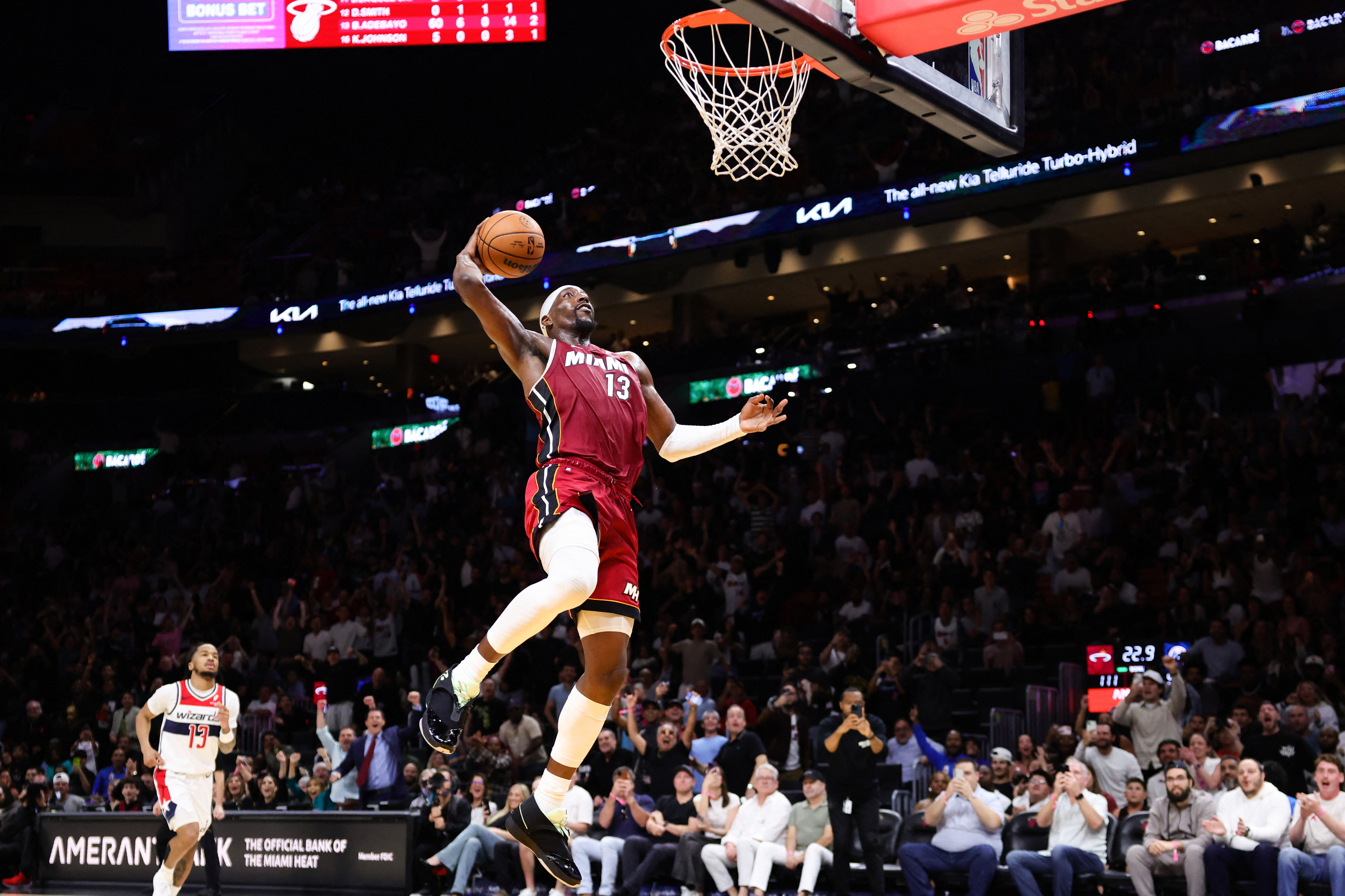 Bam Adebayo hizo historia en la NBA y superó marca que le pertenecía a Kobe Bryant