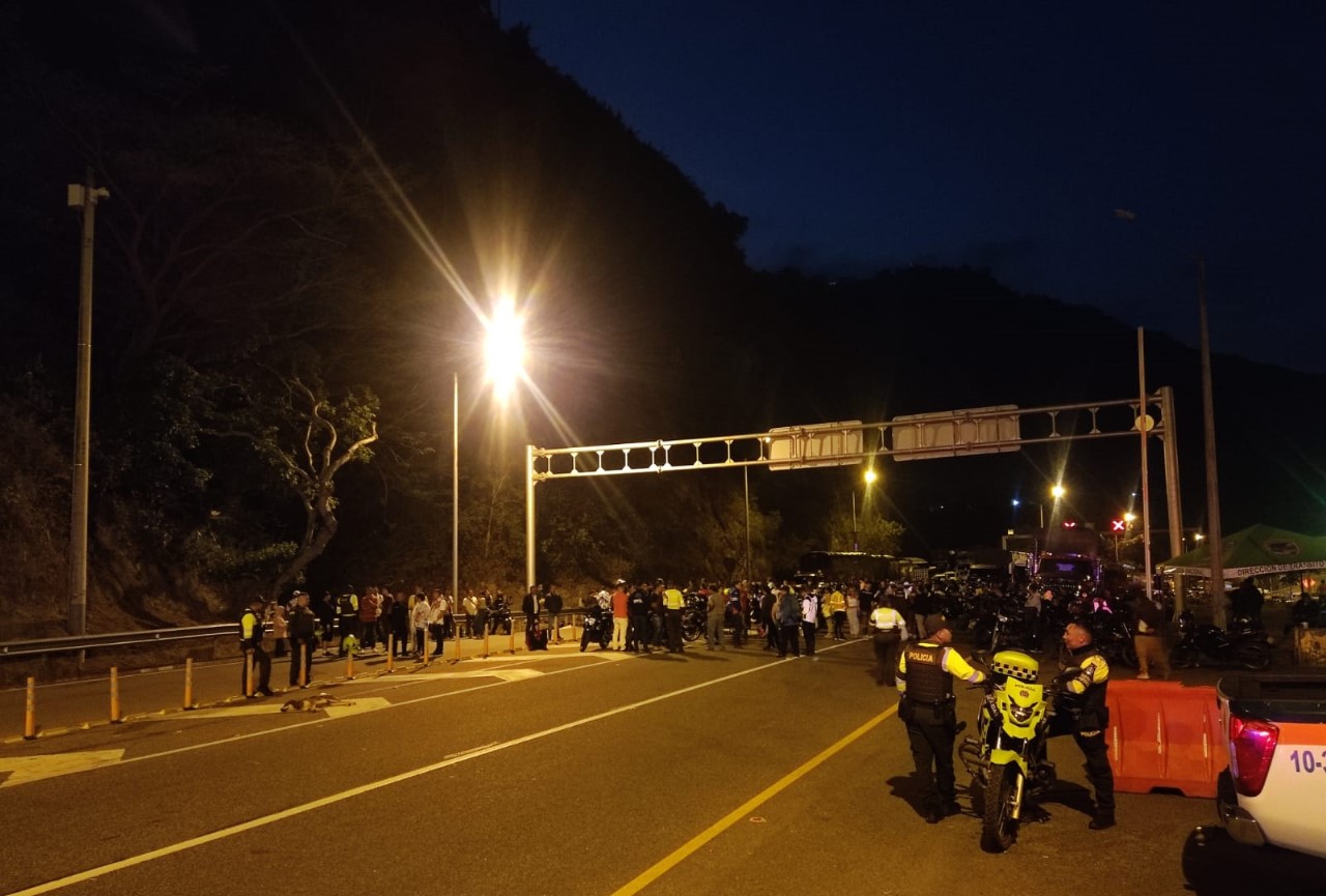 Tras acuerdos con la comunidad, se desbloquea la vía al Llano