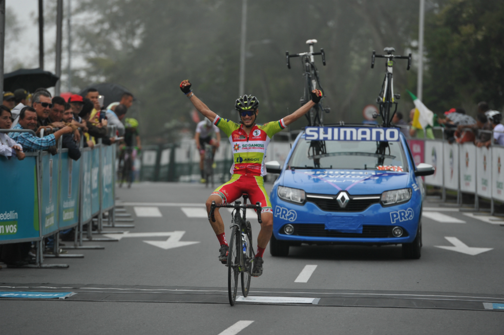Sergio Martínez, liderato y etapa en la Vuelta de la Juventud