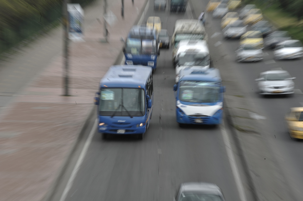 Anuncian plan de choque contra transporte intermunicipal ilegal